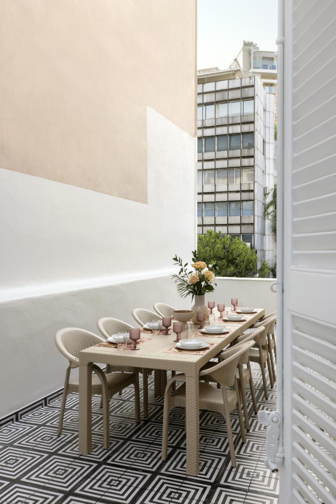 Loft In Acropolis Apartment